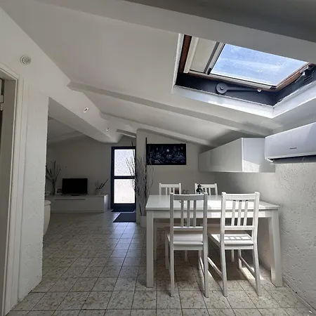 Apartment Graziosa Mansarda 5 Min A Piedi Dal Mare - Il Lupo Affitta Riccione